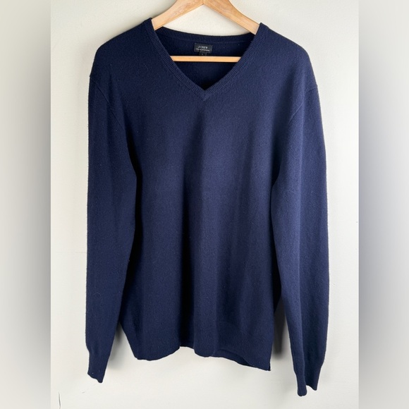 J.CREW Men's 100% Italian Cashmere V-Neck Sweater in Navy Blue Size LARGE - Picture 1 of 10